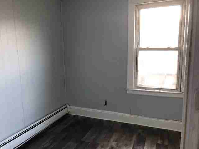 623 Marshall St - Photo 6 of 10