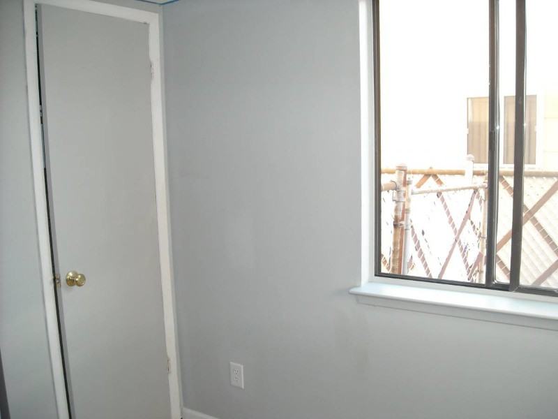 61 Furness Pl #2 - Photo 5 of 10