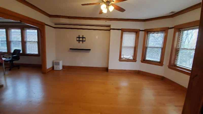 5328 W Parker Ave - Photo 2 of 15