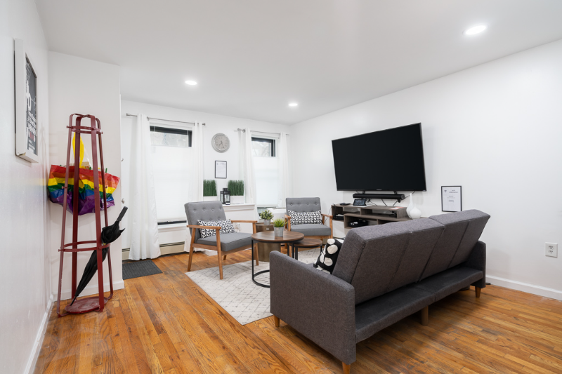 1714 Dean St - Photo 3 of 16