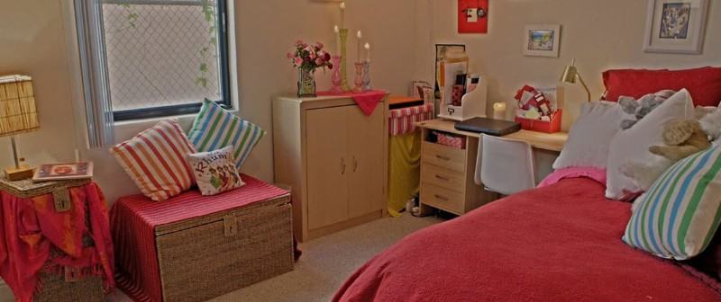 1102 W 29th St - Photo 2 of 8