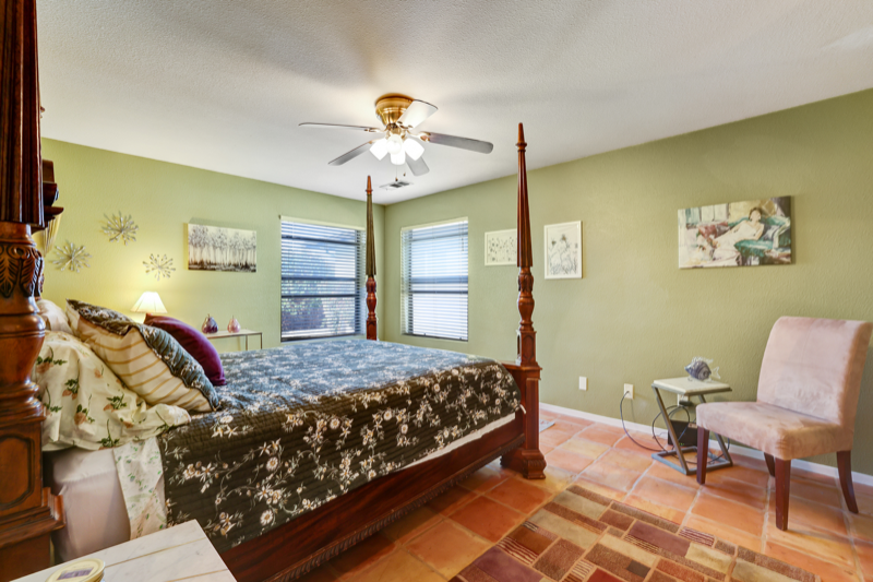 2445 N Thomas St - Photo 2 of 30