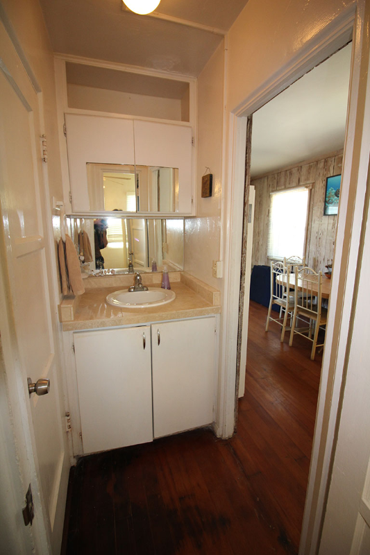 711 Seagirt Court - Photo 3 of 25