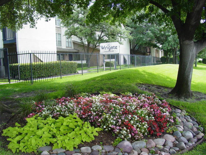 9605 Walnut St - Photo 2 of 5