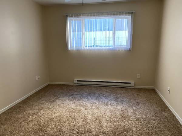 1940 Se 80th Ave - Photo 3 of 9