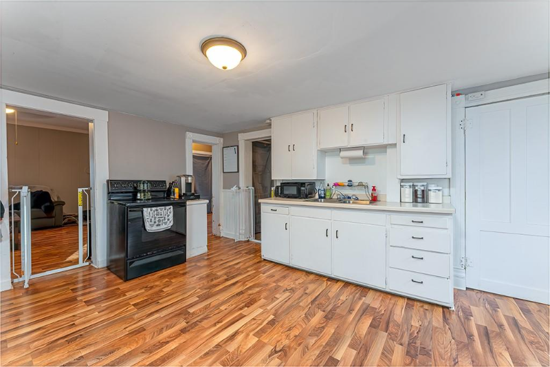 205 Helgerson St - Photo 7 of 10