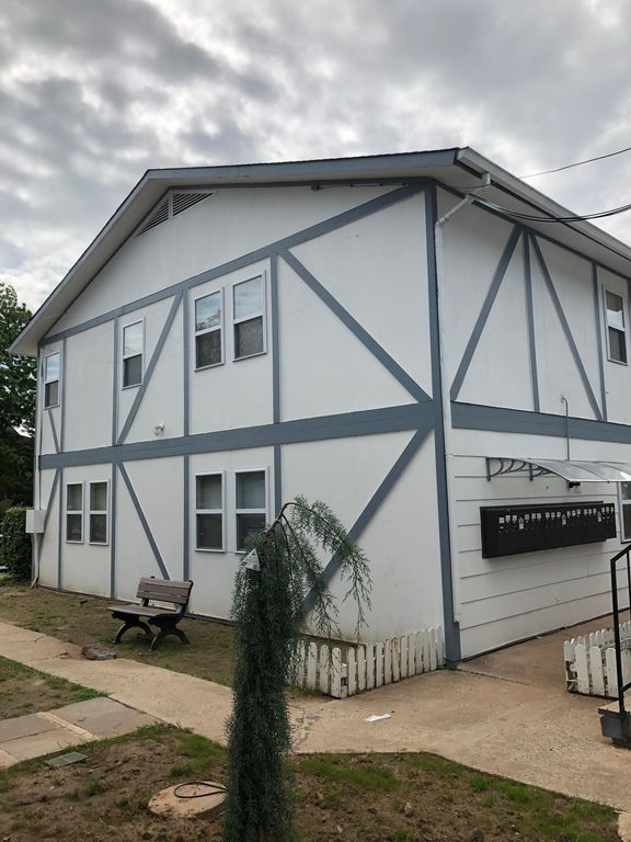 1701 Nw 29th St - Photo 6 of 18