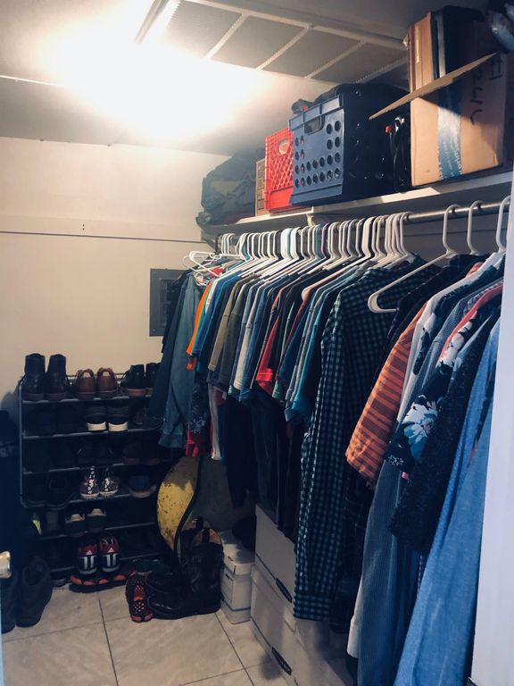 1701 Nw 29th St - Photo 7 of 18