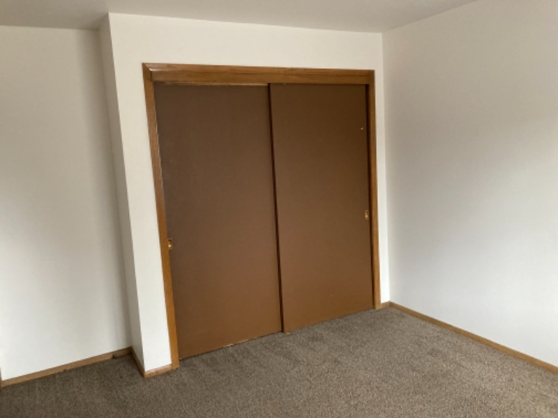 10628 W Bobolink Ave - Photo 5 of 20