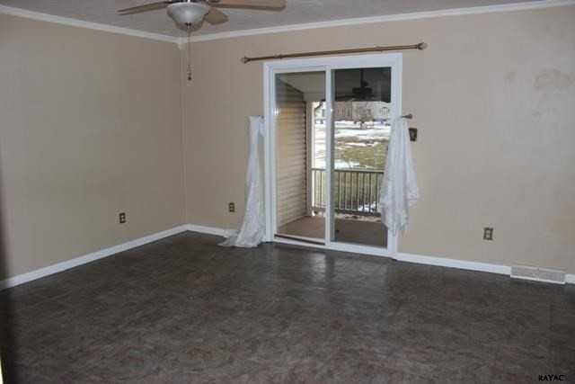 11 Colonial Dr - Photo 2 of 8