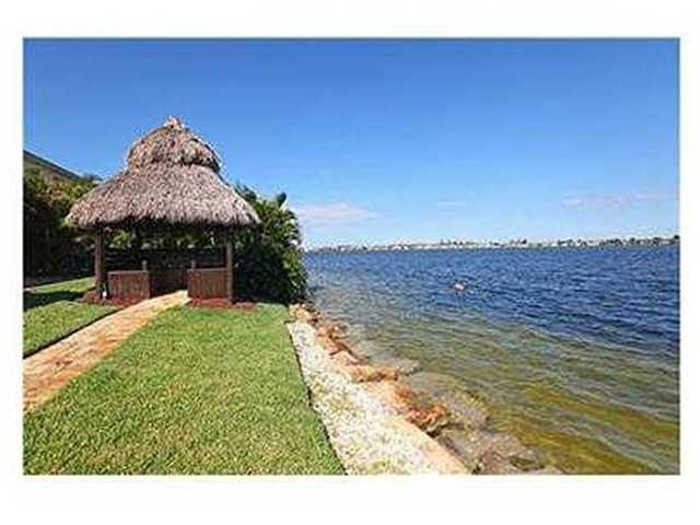 19007 SW 24th St - Photo 2 of 9