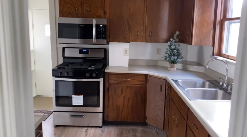 615 12th Street - Photo 6 of 9