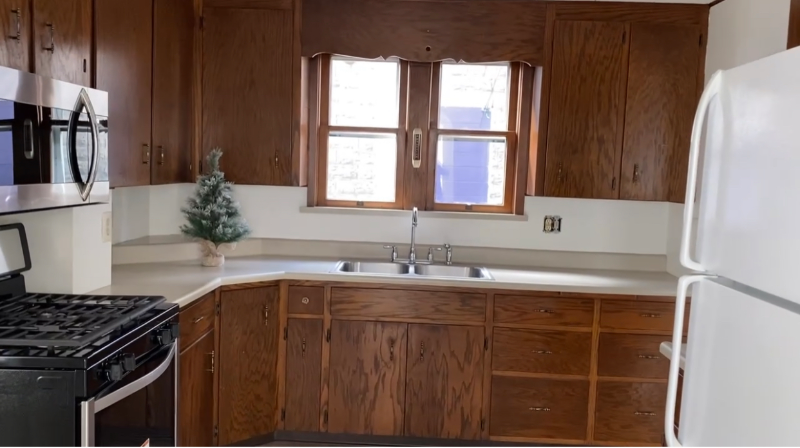 615 12th Street - Photo 7 of 9