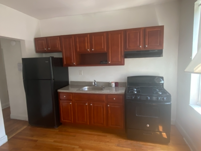 1505 Leland Ave - Photo 2 of 16