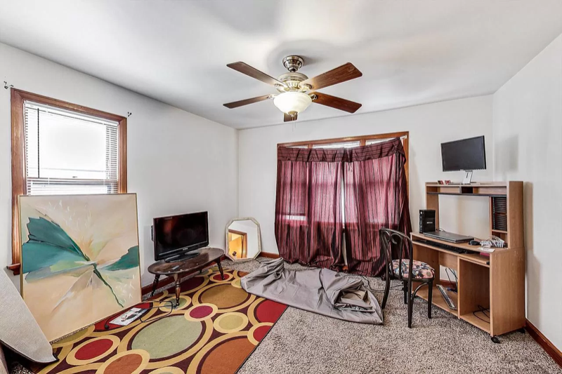 2402 S 83rd St - Photo 5 of 17