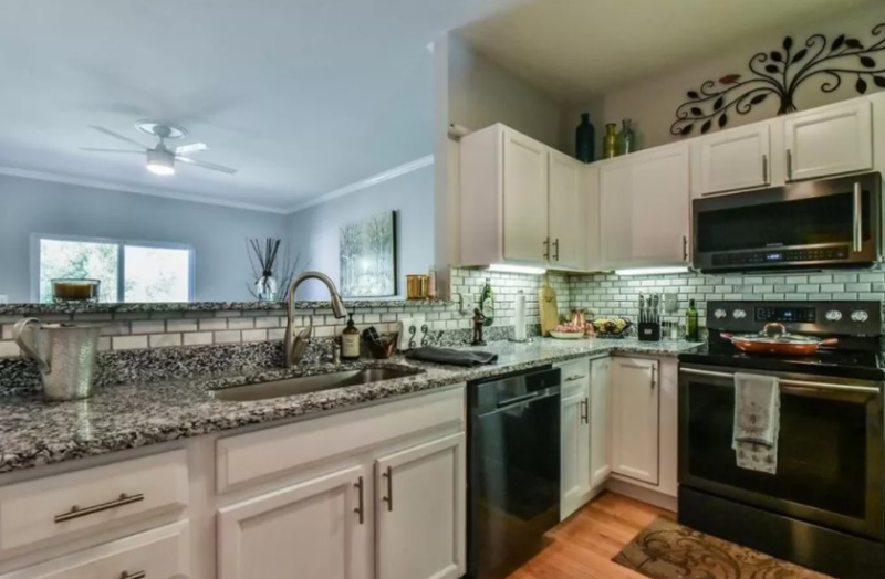 94 Foxden Dr #102 - Photo 3 of 19