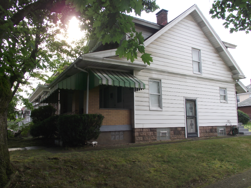 241 Boden Ave - Photo 2 of 14
