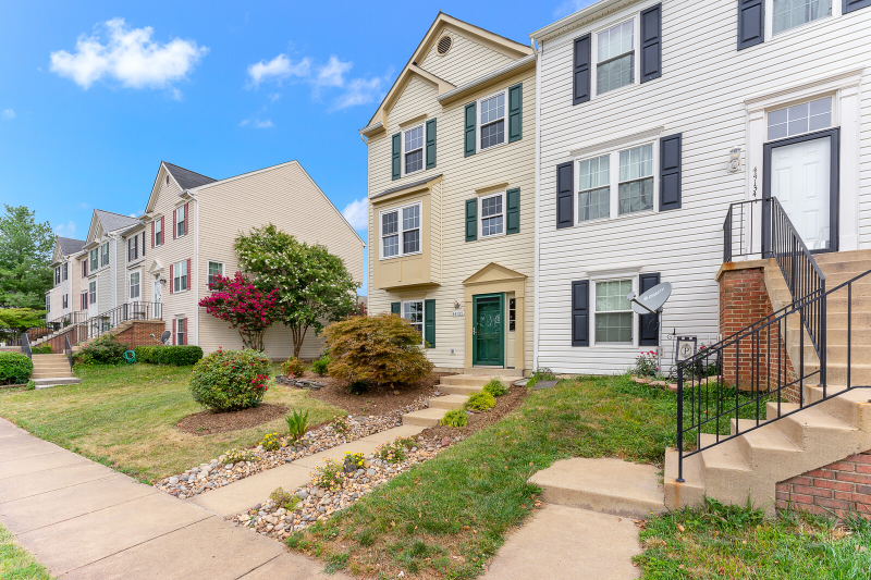 44132 Mistletoe Ter - Photo 2 of 24