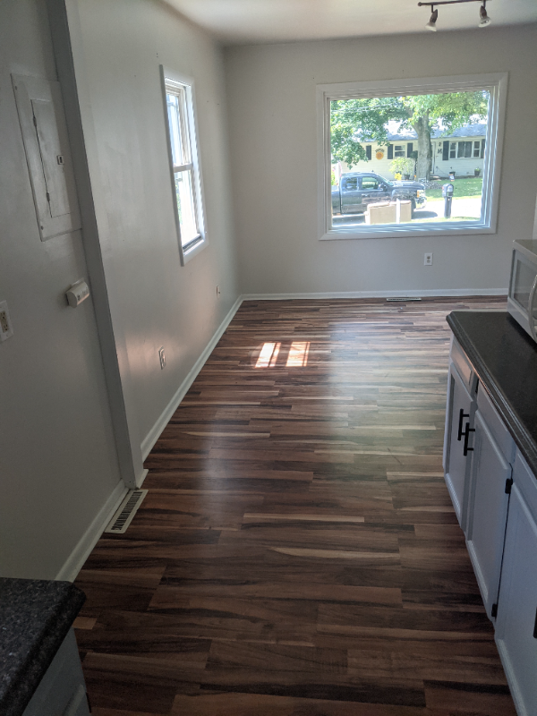 1077 Davey Ave - Photo 3 of 21