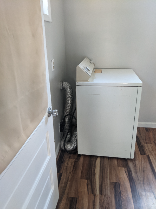 1077 Davey Ave - Photo 4 of 21