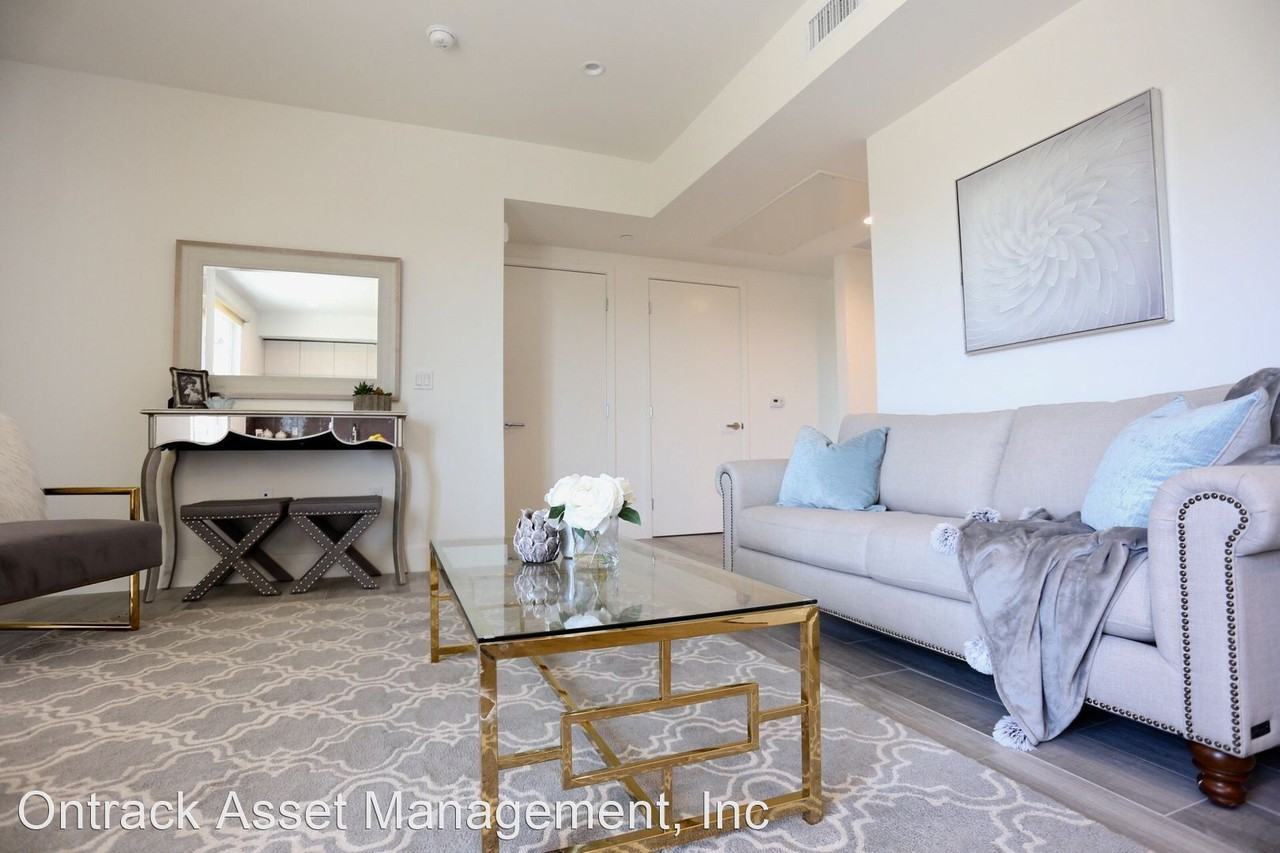 5044 Bakman Ave. - Photo 3 of 17