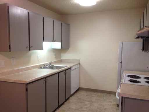 1010-1040 W Powell Blvd - Photo 3 of 19