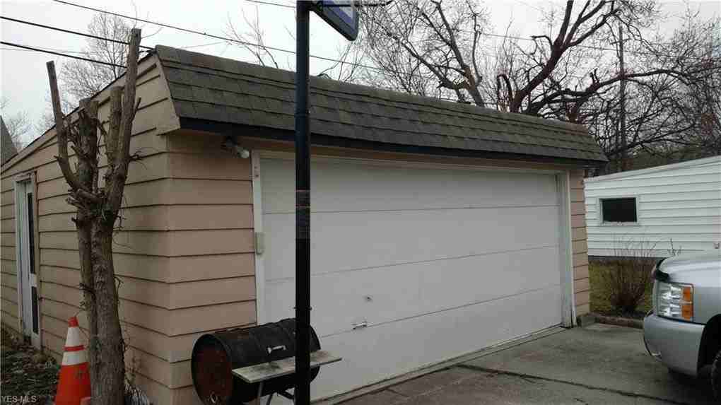 13300 Oakview Blvd - Photo 2 of 17