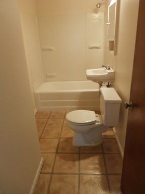 137 Farragut Rd - Photo 3 of 9