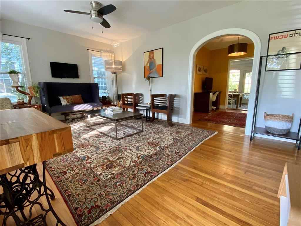 1707 Newfield Ln - Photo 2 of 30