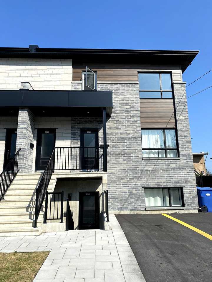 1879 Rue Walnut - Photo 2 of 16