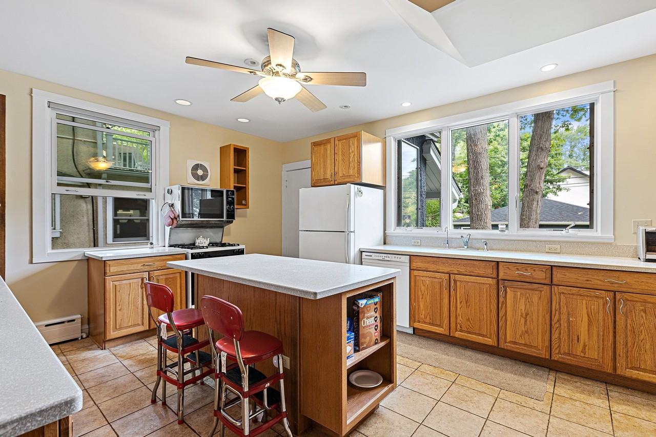 400 Central Ave - Photo 3 of 19