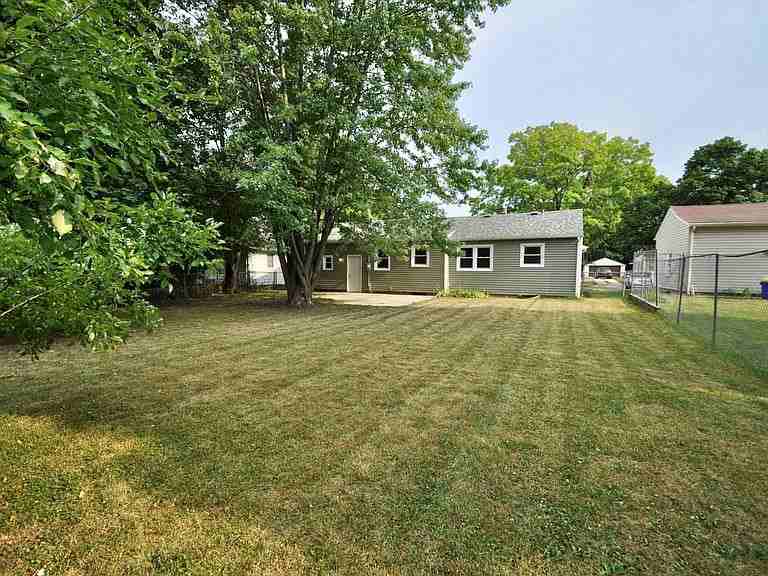 3307 Constance Drive - Photo 3 of 12