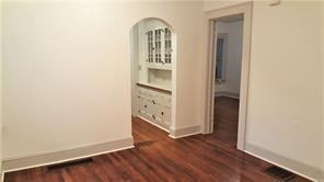 913 913 United Avenue SE Unit #B - Photo 3 of 12