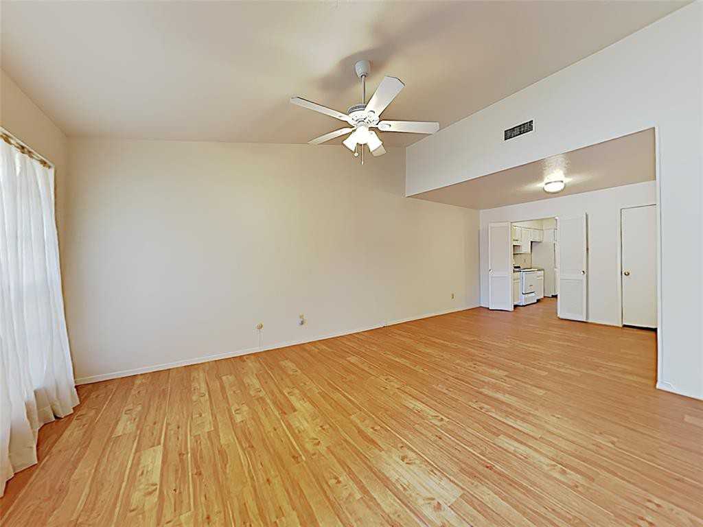 13736 Flagstone Ln - Photo 2 of 10