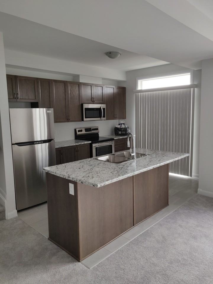 418 Aquaview Drive - Photo 2 of 15