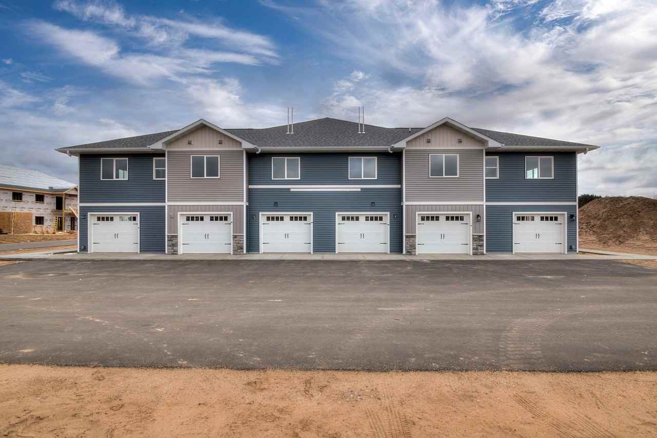 241 Baumbach Way, Altoona, WI 54720 2 Bedroom Apartment for 1,350