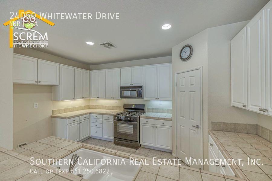 24050 Whitewater Dr - Photo 6 of 31