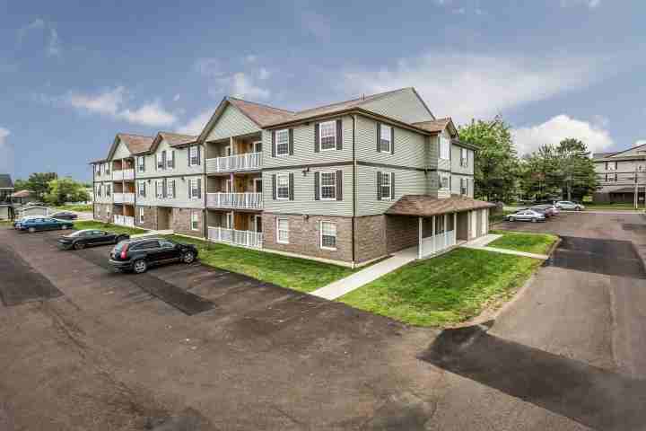 421 Mclaughlin Dr #06