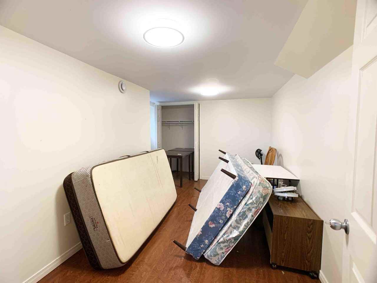 16 Burke Pl #2 - Photo 5 of 8