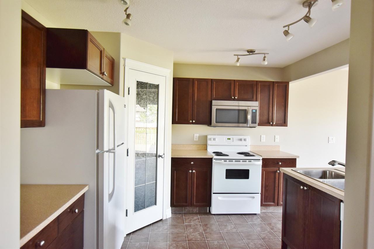 24 Pinnacle Crossing - Photo 3 of 26