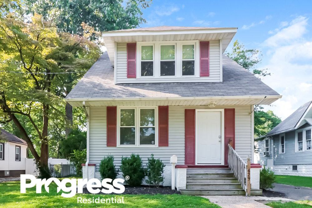 429 W Pine St - Photo 2 of 19