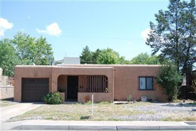 312 Laguayra Dr NE - Photo 2 of 15