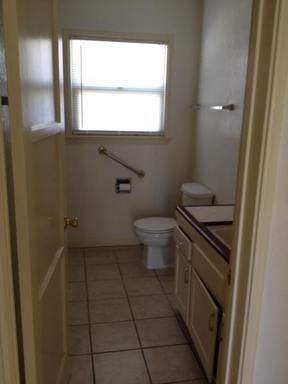 250 E 35th St - Photo 3 of 12