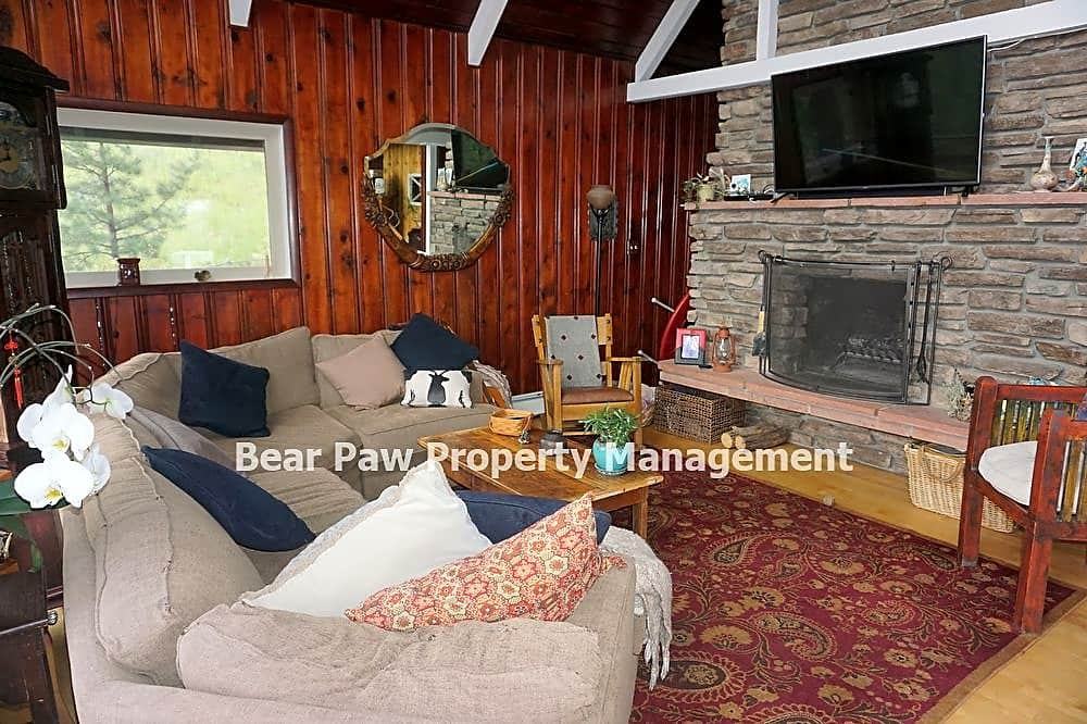 33887 Hemlock Ln - Photo 2 of 10