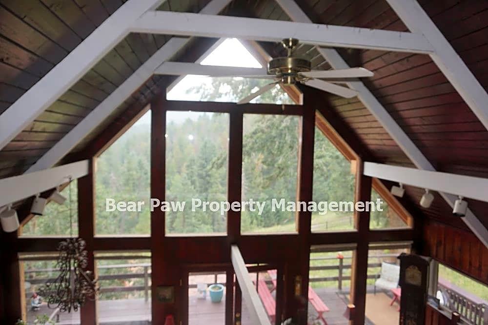 33887 Hemlock Ln - Photo 3 of 10