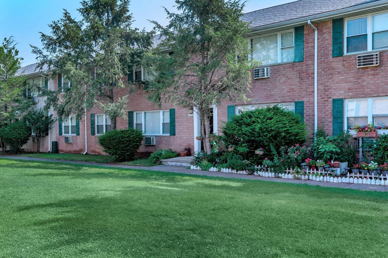 New City Gardens - Photo 7 of 13