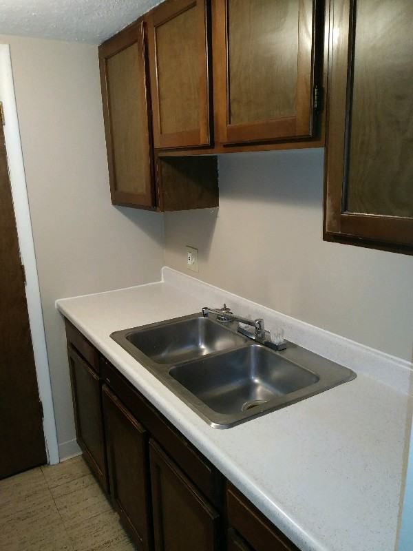 1634 20th St - Photo 4 of 11