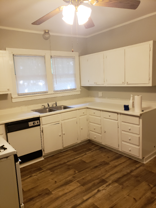 928 Greenwood Ave #B - Photo 4 of 12