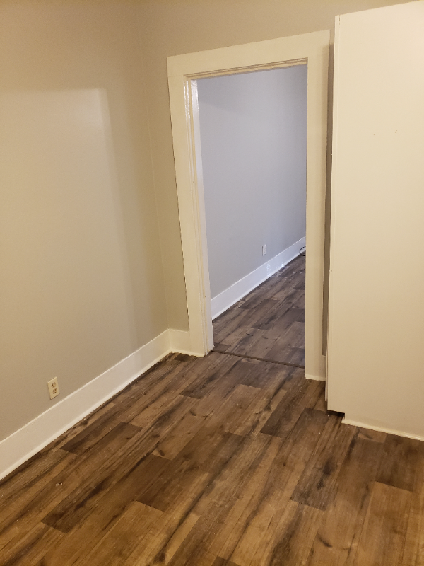 928 Greenwood Ave #B - Photo 5 of 12