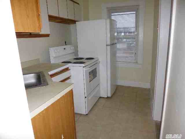 3110 Lawson Blvd - Photo 3 of 9